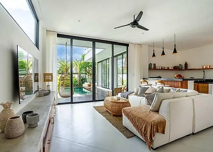 Villa Ozkar: Elegant With 3 Bedrooms,pool, Terrace *