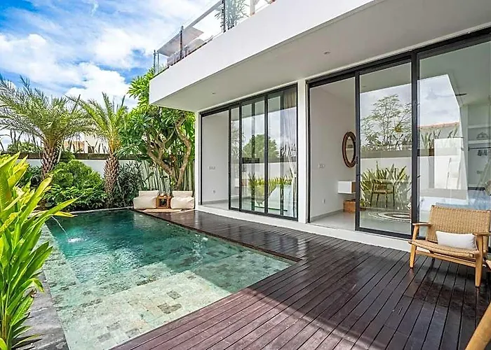 Villa Ozkar: Elegant With 3 Bedrooms,pool, Terrace *