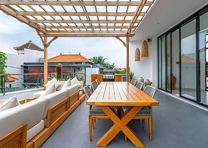 Ozkar: Elegant With 3 Bedrooms,pool, Terrace Buduk