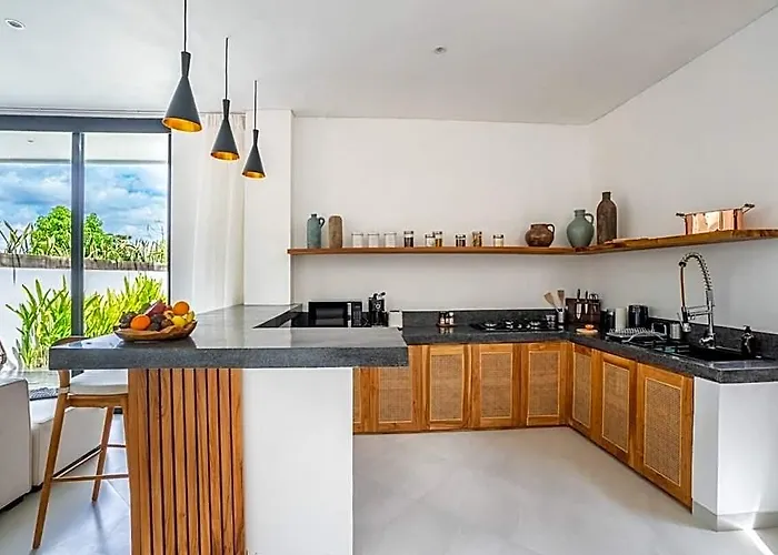 Ozkar: Elegant With 3 Bedrooms,pool, Terrace Villa