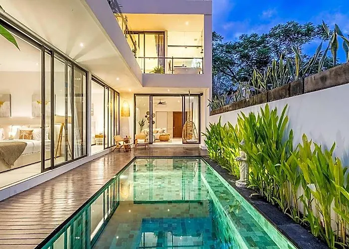 Villa Ozkar: Elegant With 3 Bedrooms,pool, Terrace *
