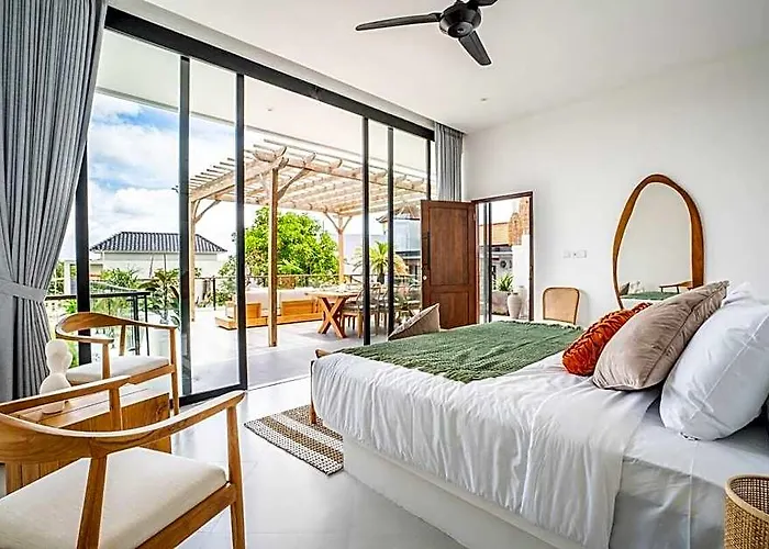 Villa Ozkar: Elegant With 3 Bedrooms,pool, Terrace *
