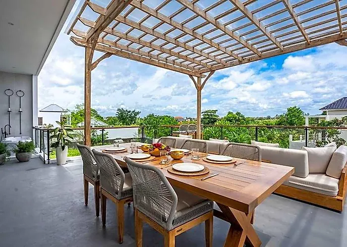 Ozkar: Elegant With 3 Bedrooms,pool, Terrace Villa Buduk