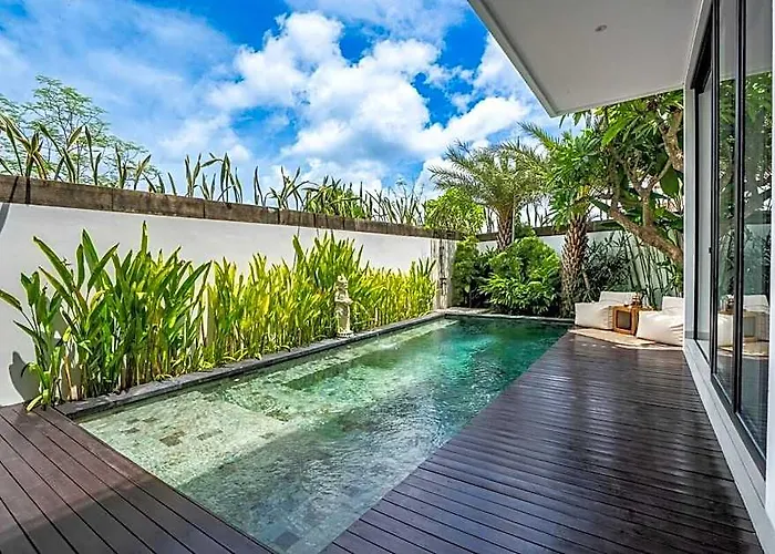 Ozkar: Elegant With 3 Bedrooms,pool, Terrace Villa Buduk