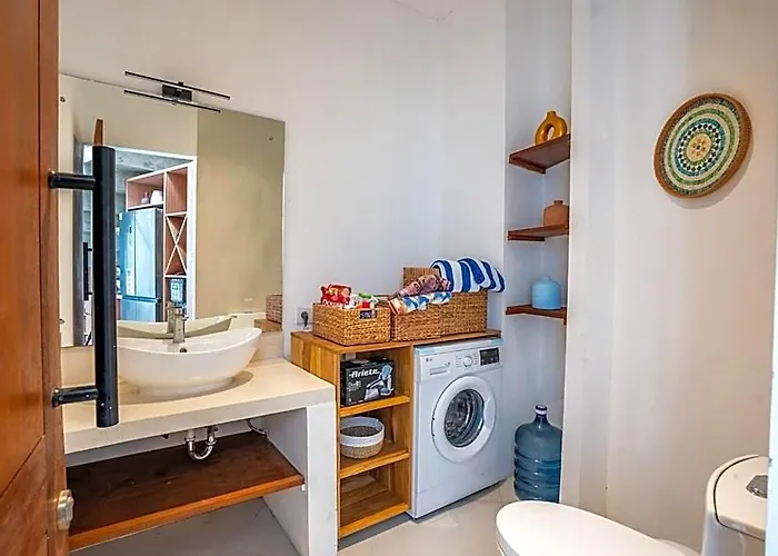 Ozkar: Elegant With 3 Bedrooms,pool, Terrace Villa